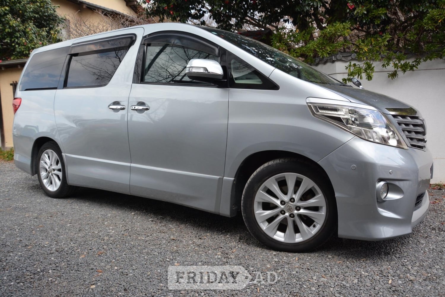 Toyota Alphard 2010 - Cars