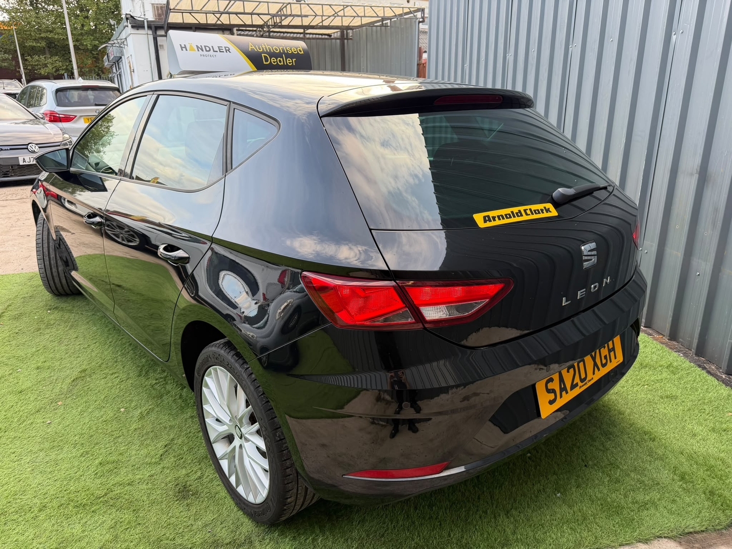 [ berth ]SEAT Leon