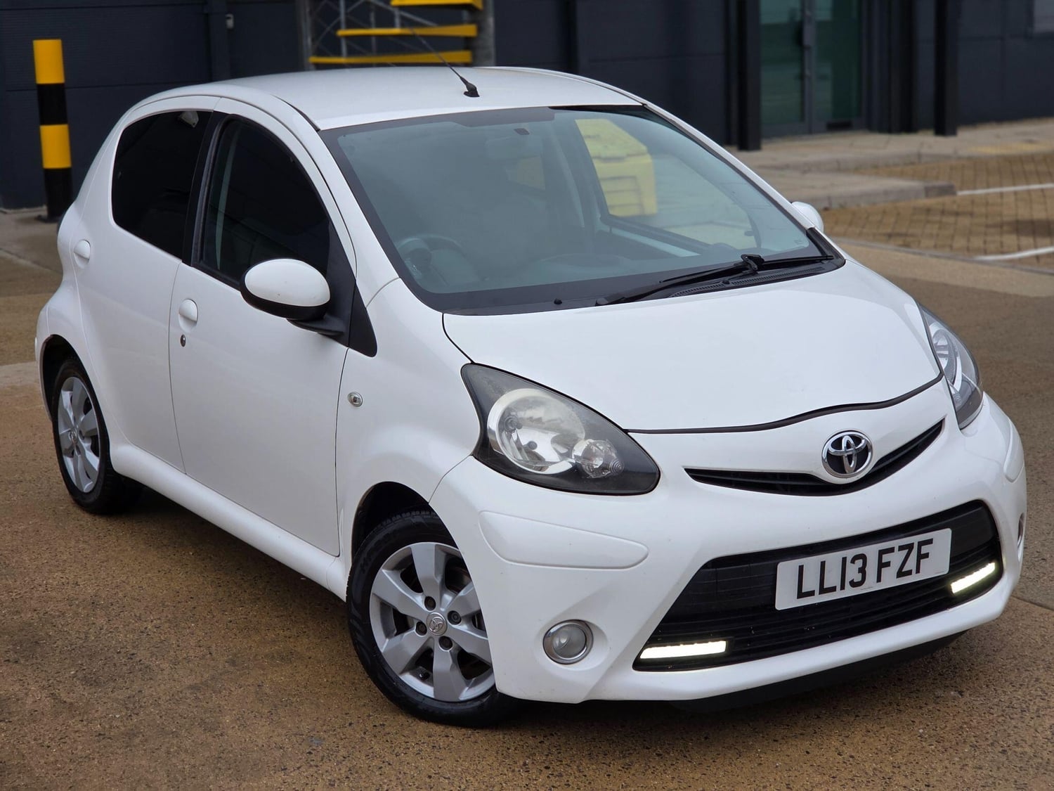 Toyota Aygo 2013 - Cars