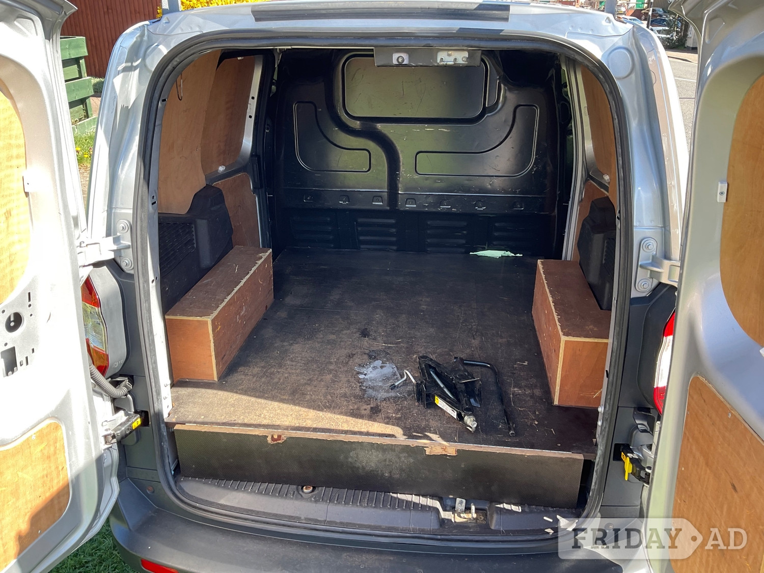 Ford Transit Courier 2017 - Vans & Commercial Vehicles