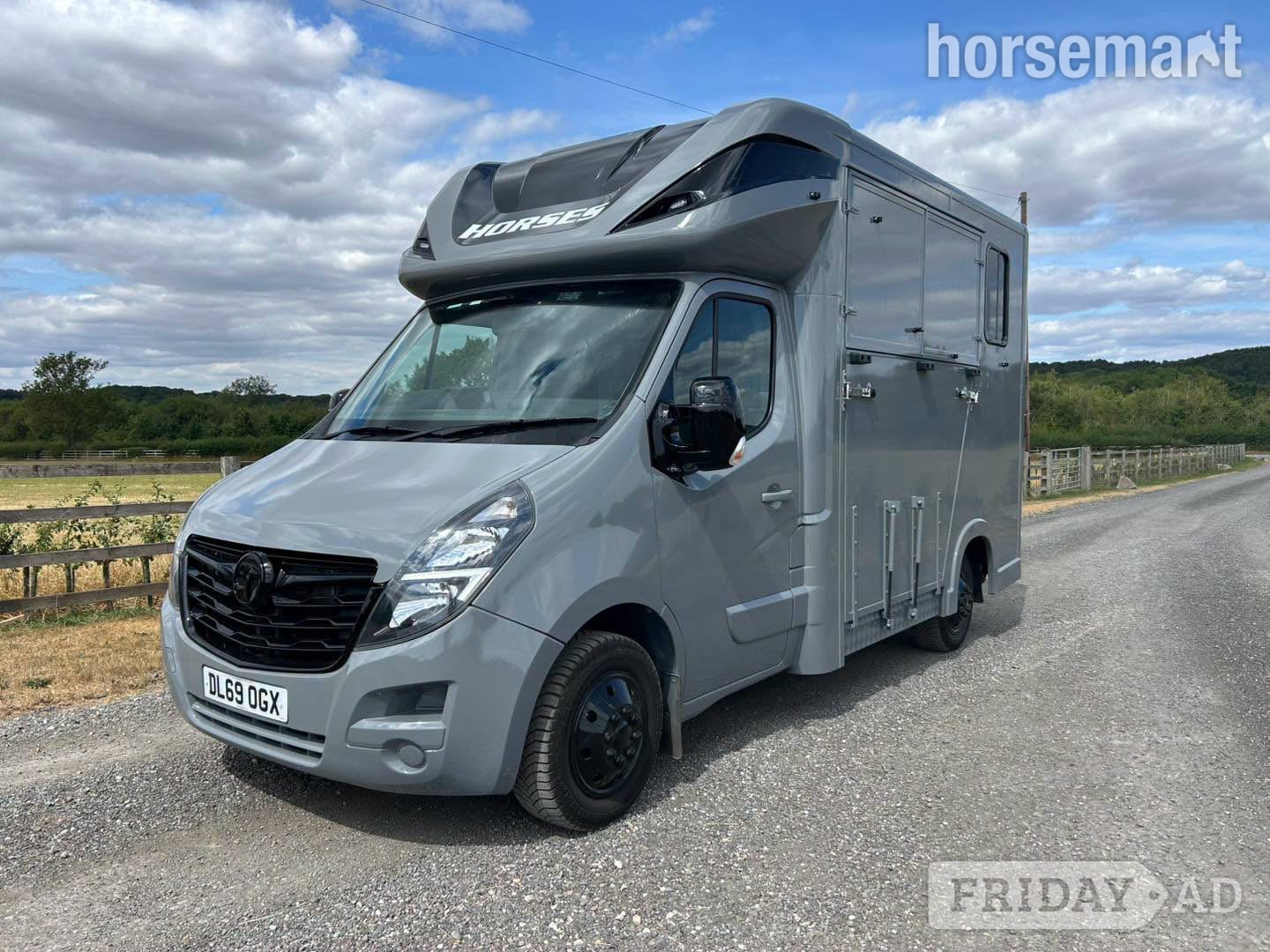 Equi Taxi Duo Lite Vauxhall Horsebox in Derby