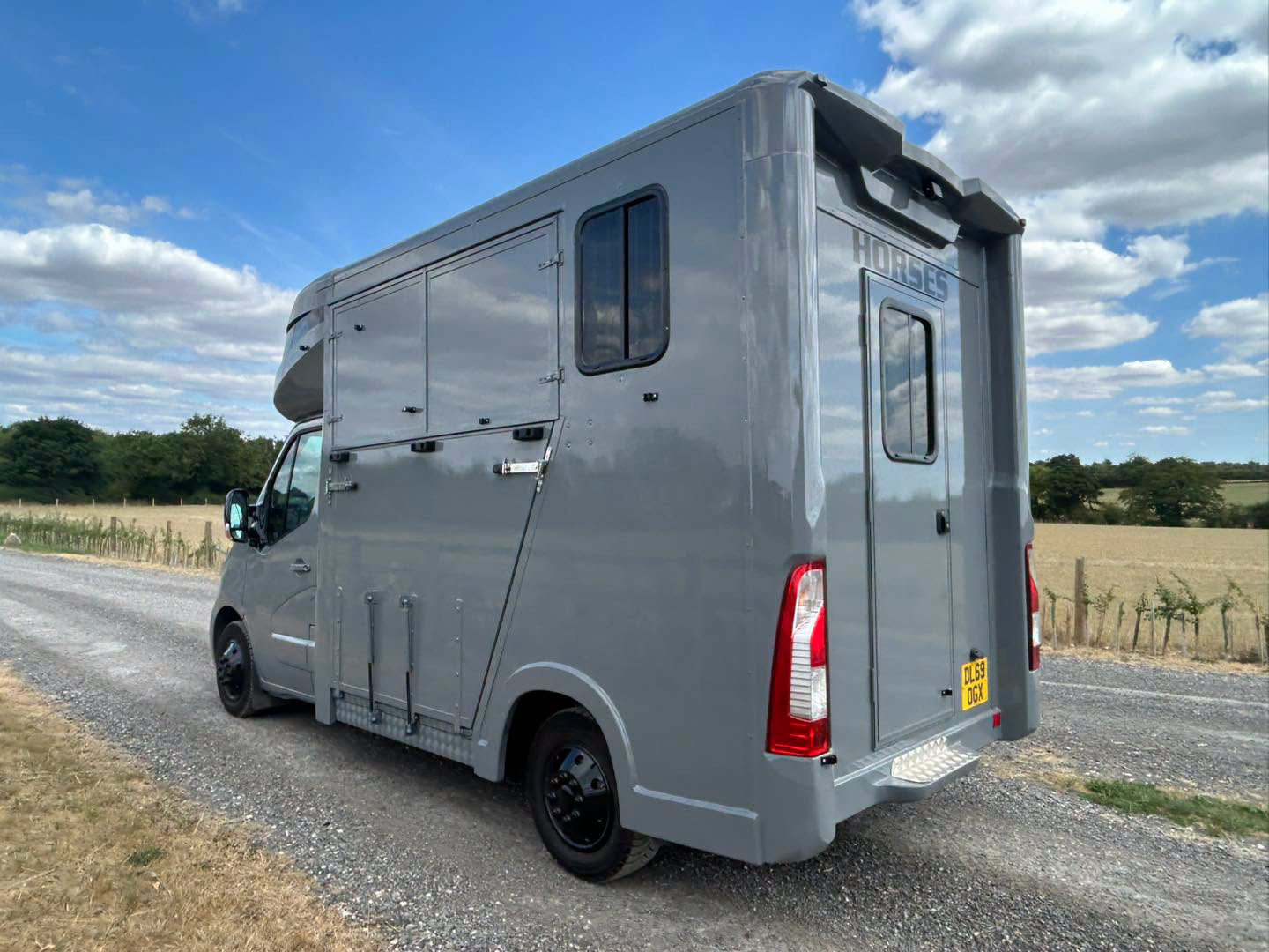 Equi Taxi Duo Lite Vauxhall Horsebox - Trailers & Horseboxes in Derby