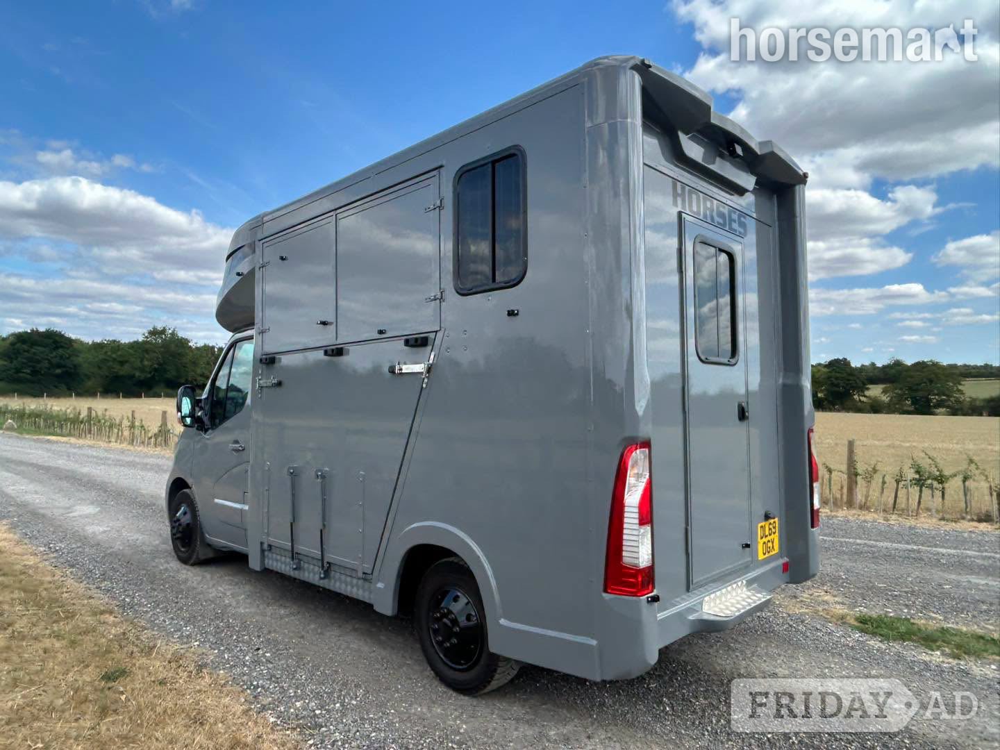 Equi Taxi Duo Lite Vauxhall Horsebox - Trailers & Horseboxes in Derby
