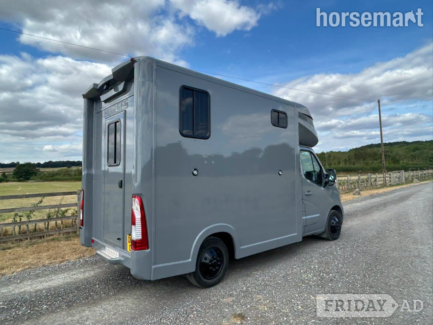 Equi Taxi Duo Lite Vauxhall Horsebox - Trailers & Horseboxes