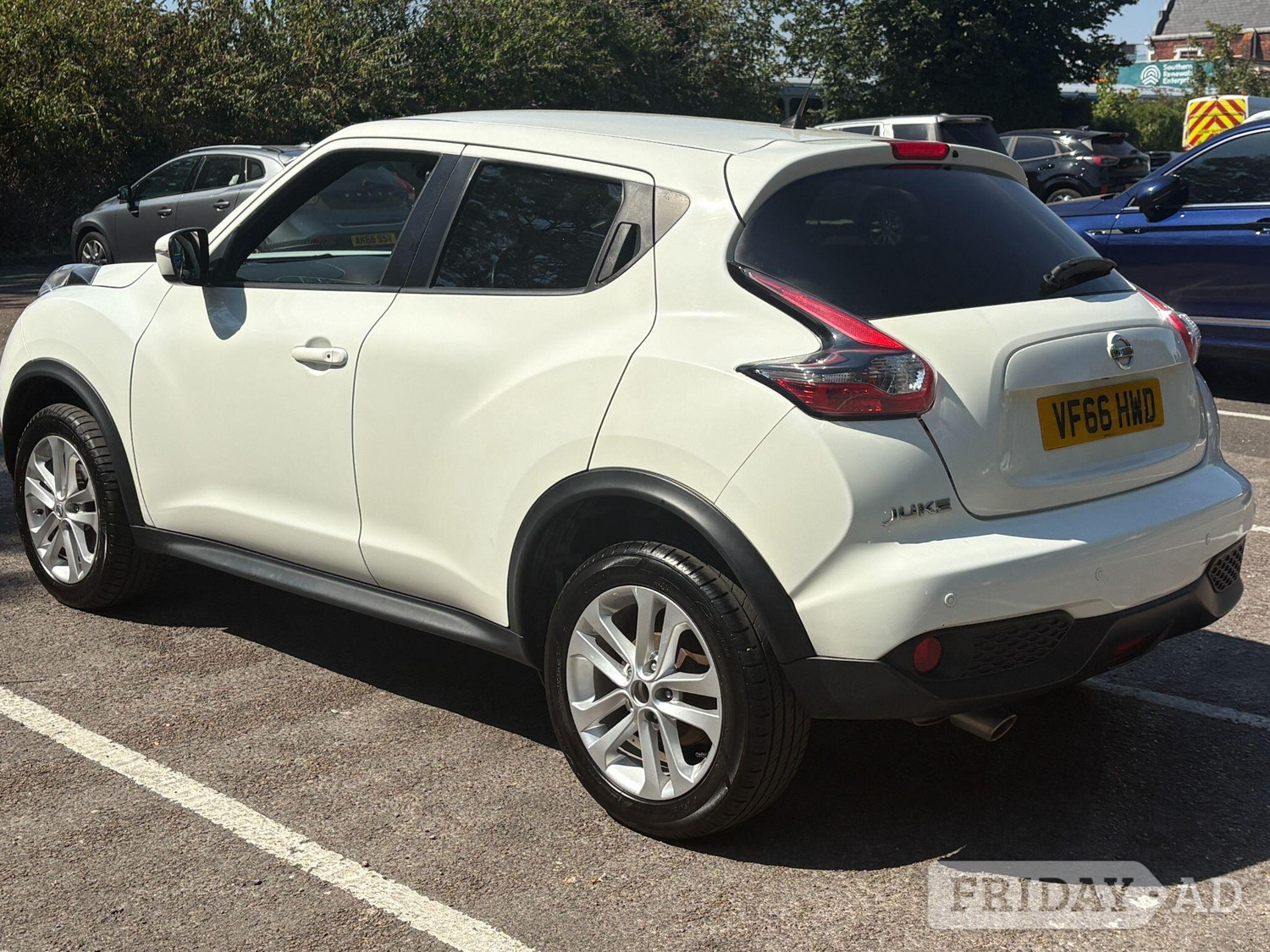 Nissan Juke 2017 - Cars in East Molesey