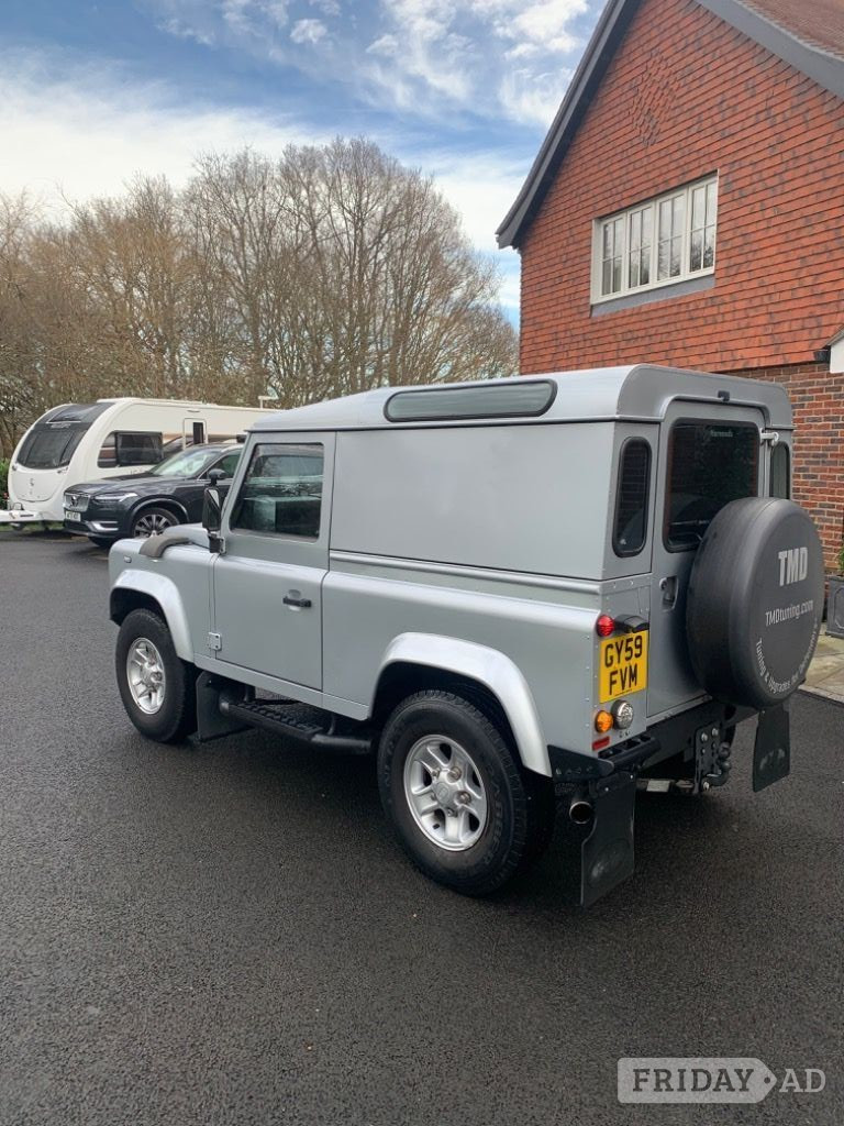 [ berth ]Land Rover Defender 90