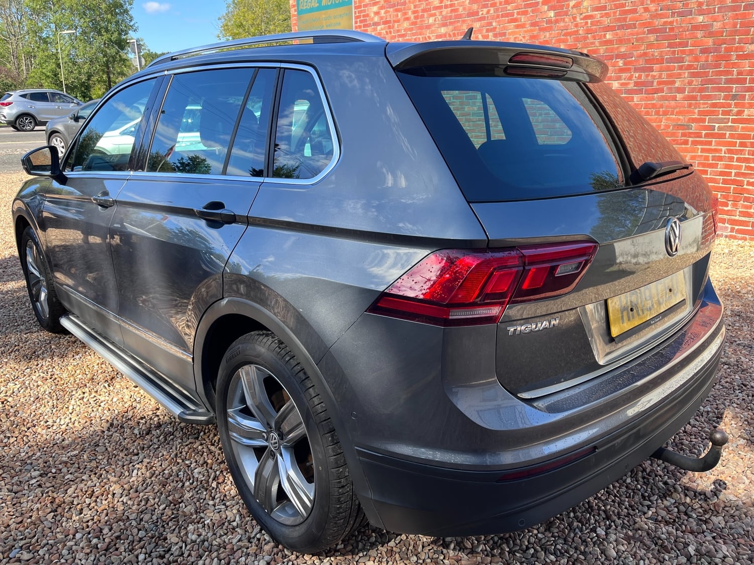 Volkswagen Tiguan 2019 - Cars