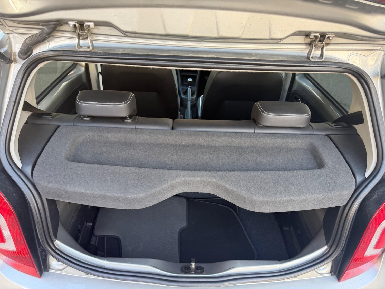 [ berth ]Volkswagen Up