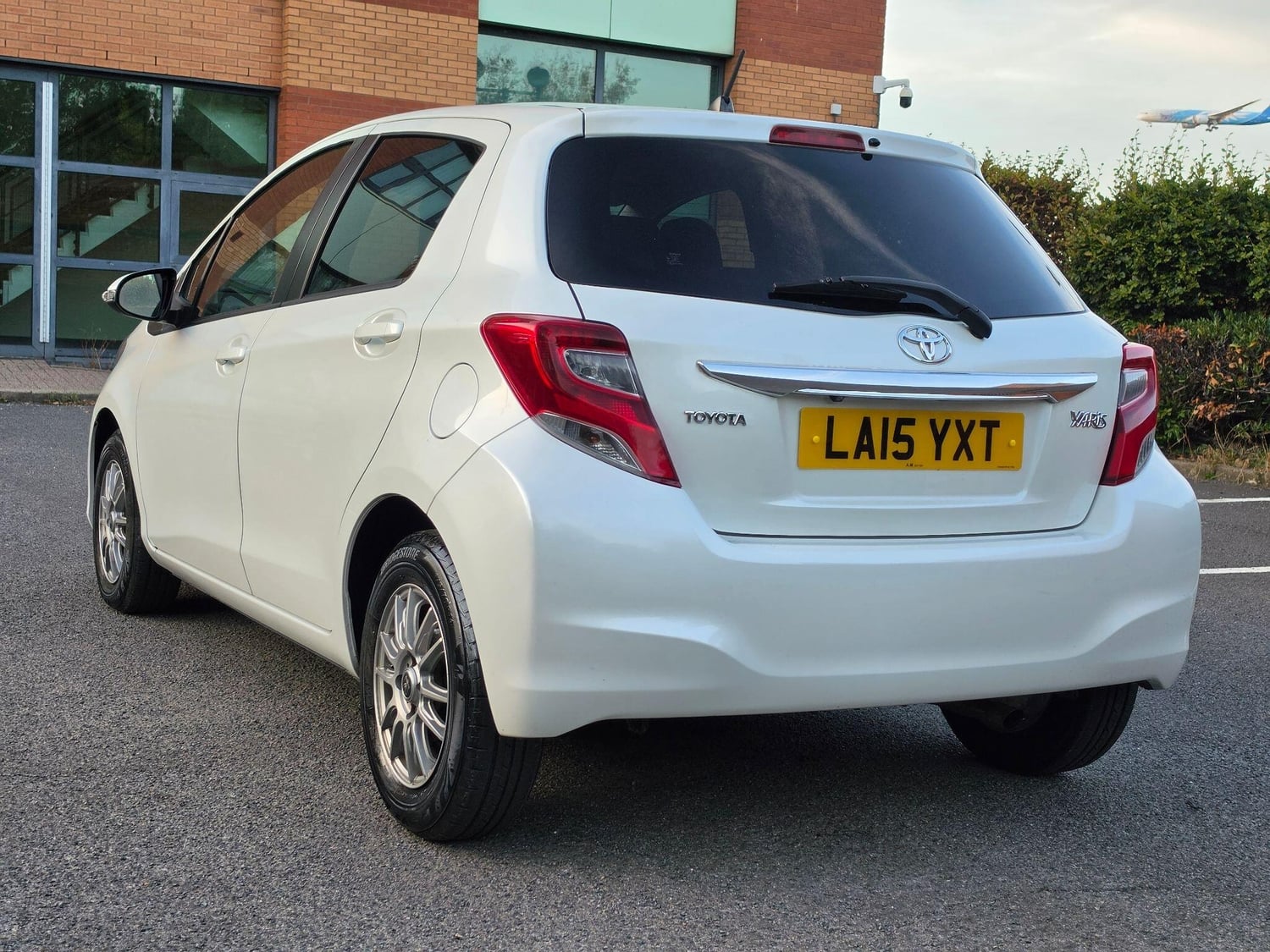 Toyota Yaris 2015 - Cars in Ashford