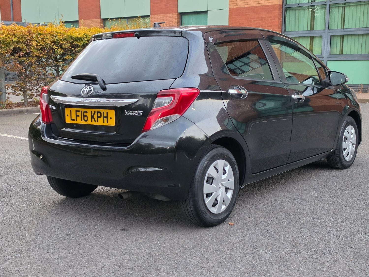 Toyota Yaris 2016 - Cars