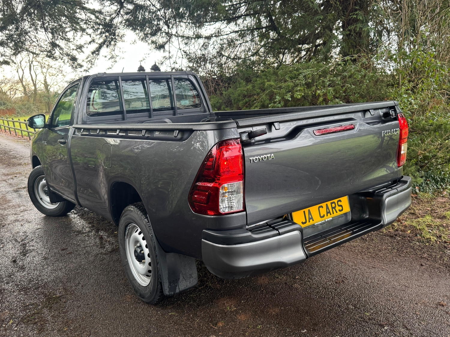 Toyota Hilux 2021 - Cars in Exeter