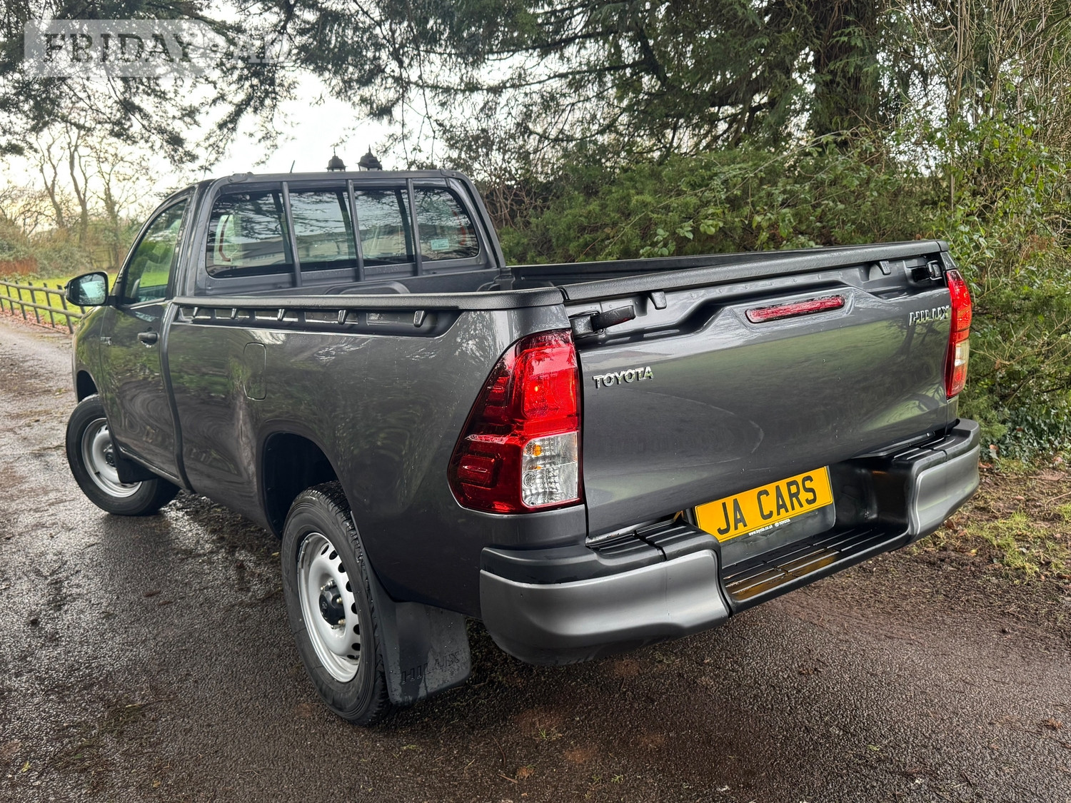 Toyota Hilux 2021 - Cars in Exeter