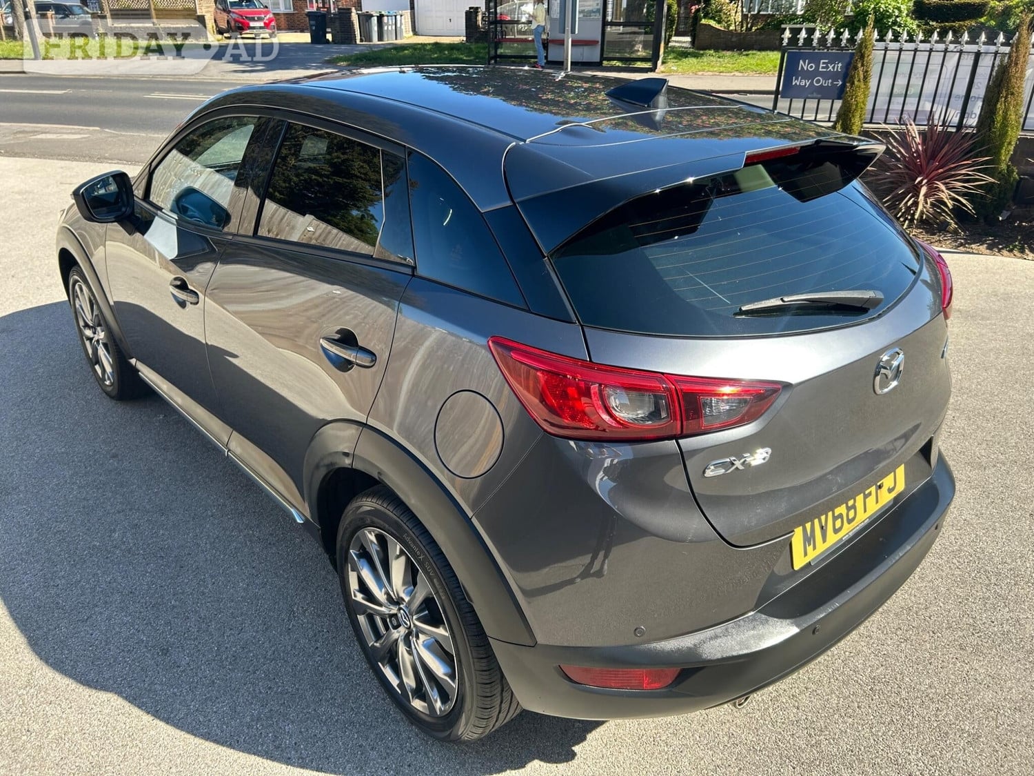 Mazda CX-3 2019 - Cars in Croydon