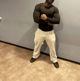 Topblackdomis