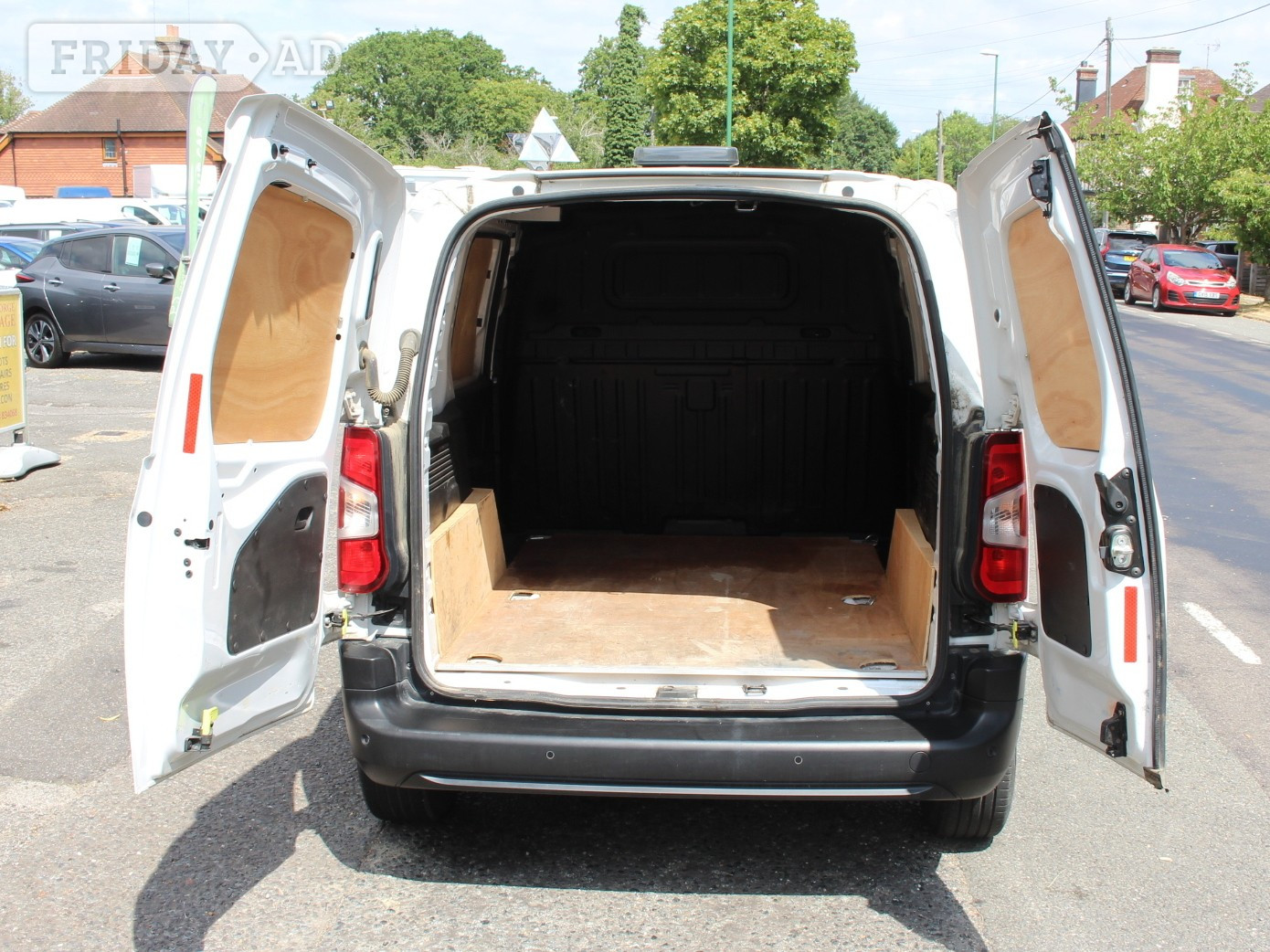 Peugeot Partner 2023 - Vans & Commercial Vehicles