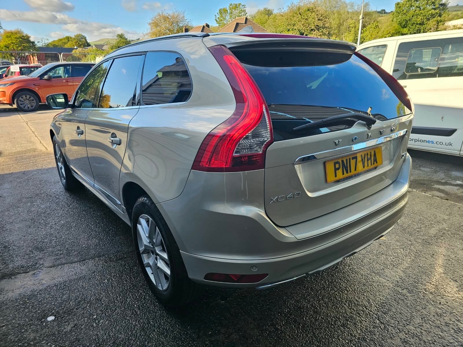 [ berth ]Volvo XC60