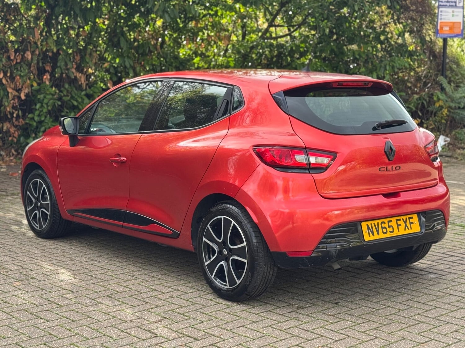 Renault Clio 2015 - Cars in Hillingdon