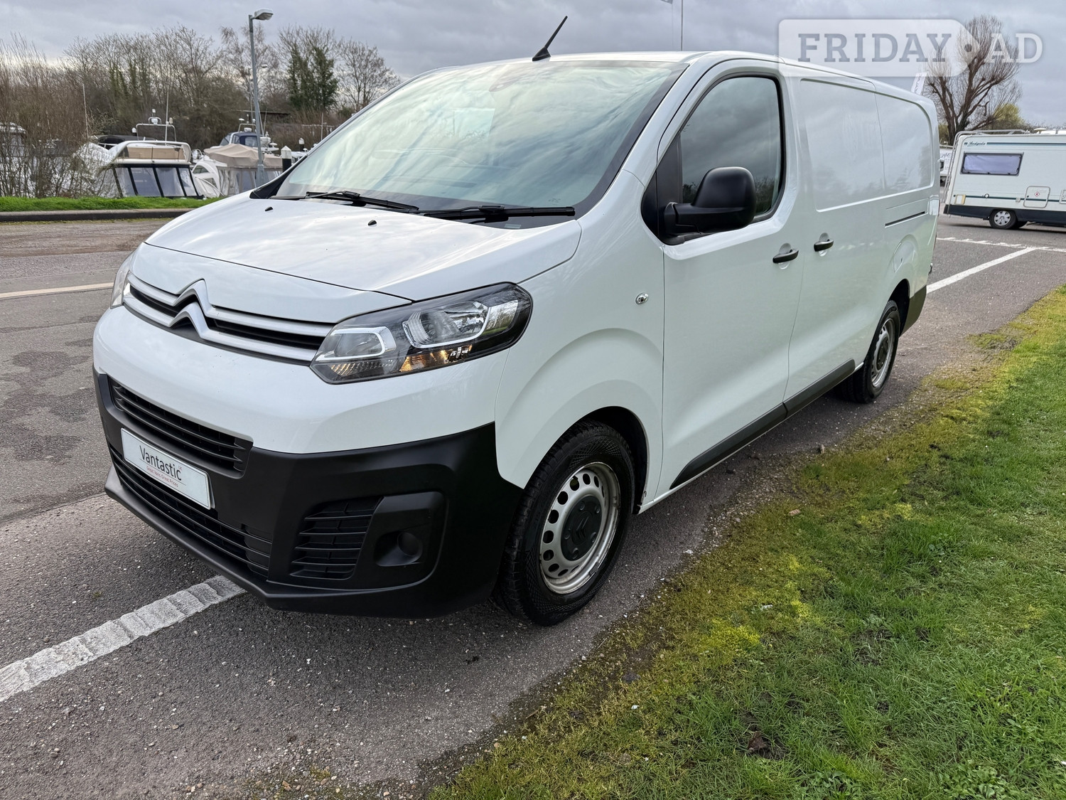 Citroen Dispatch 2022 in Chertsey