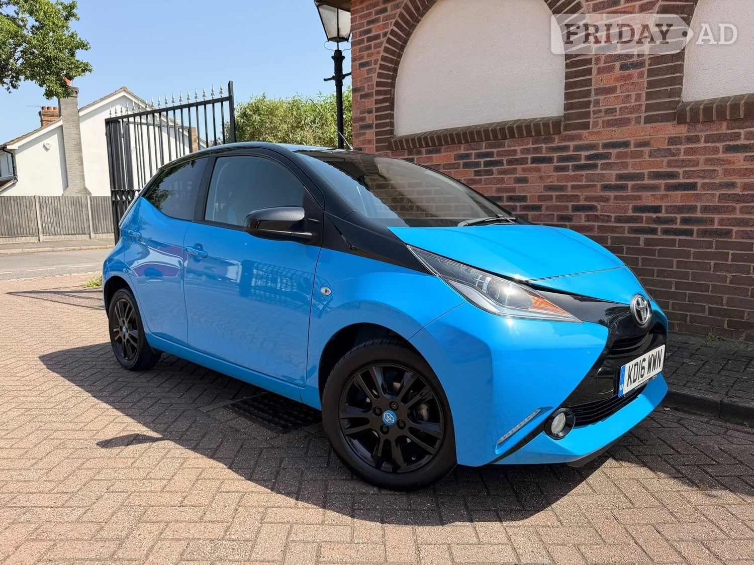 Toyota Aygo 2016 in Sutton