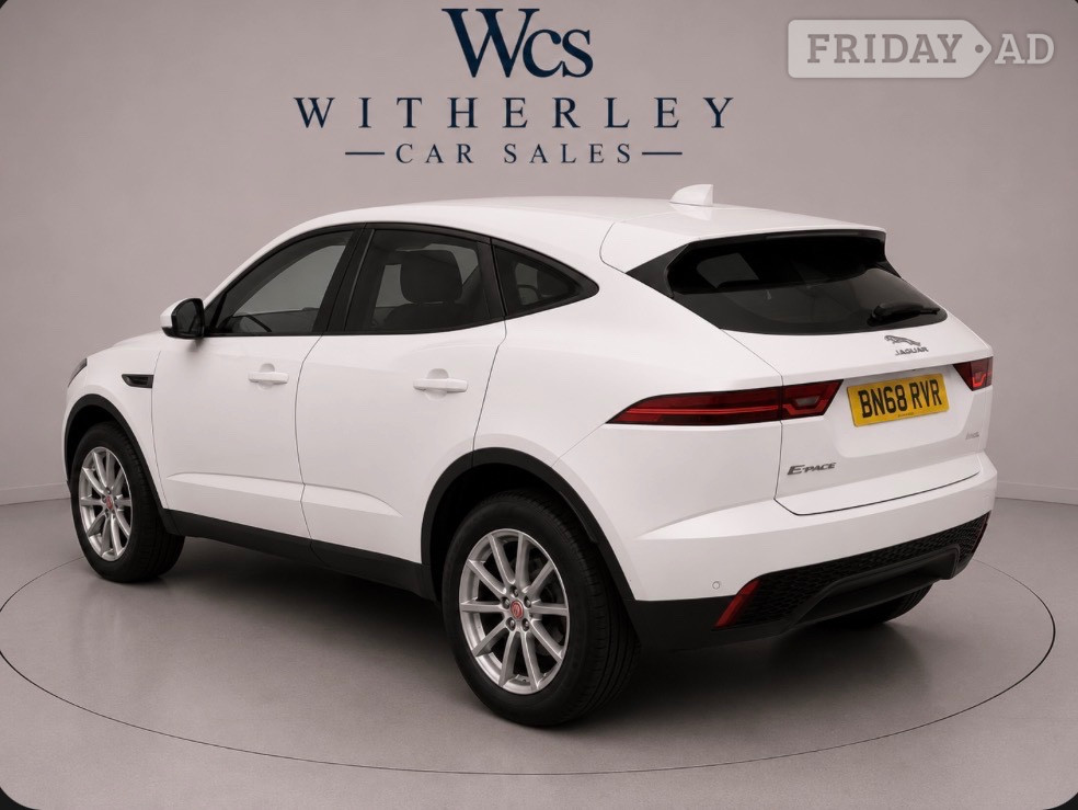 [ berth ]Jaguar E-Pace