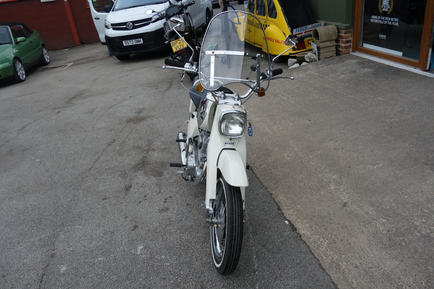 Honda Dream 1964 - Motorbikes, Scooters & Quads
