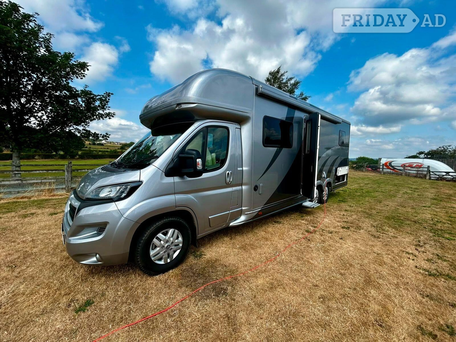 [6 berth ]Moto-Trek Euro-Treka IB Luxury Slide?Out Touring Motorhome Located in Stoke-On-Trent