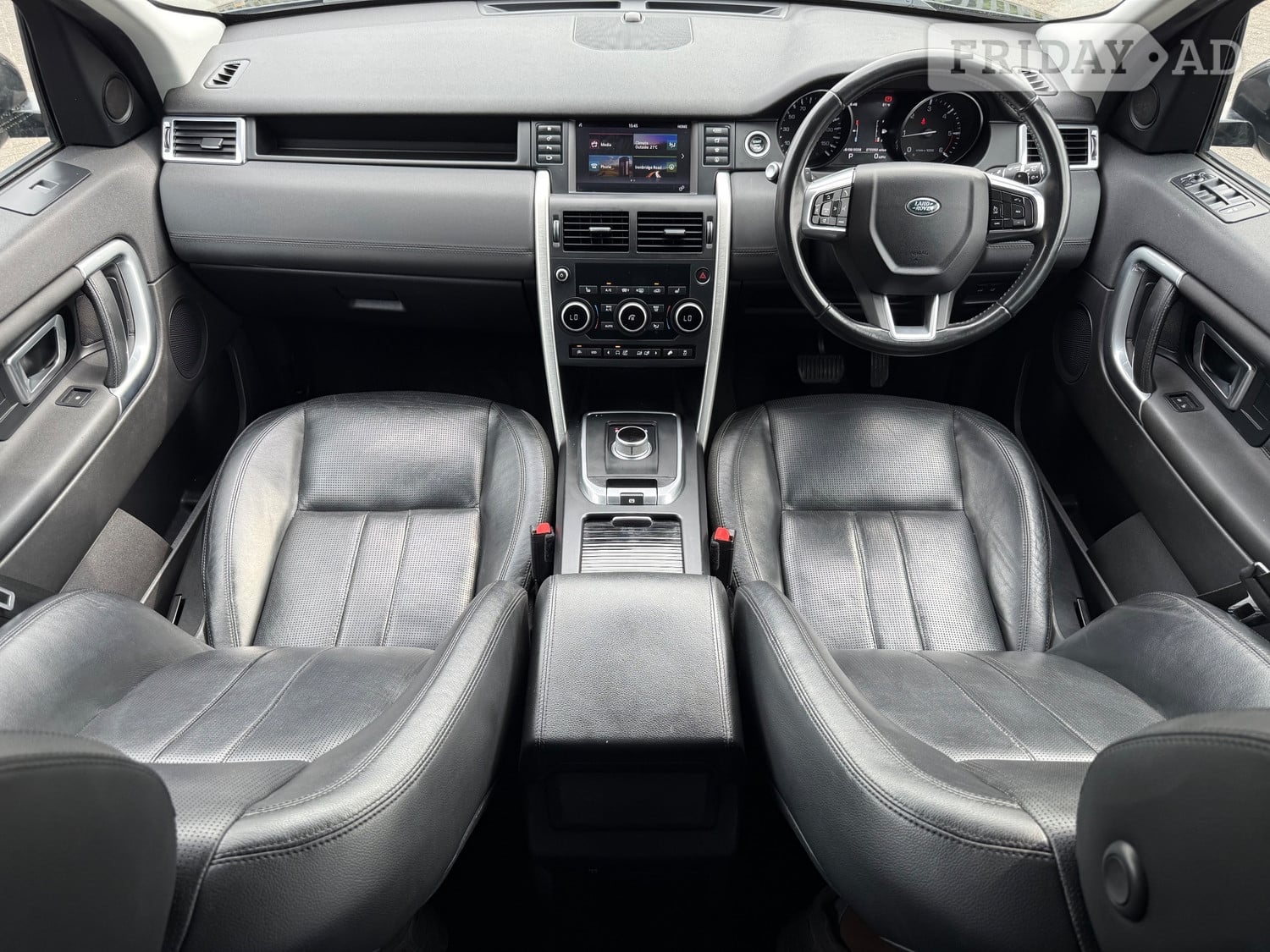 [ berth ]Land Rover Discovery Sport