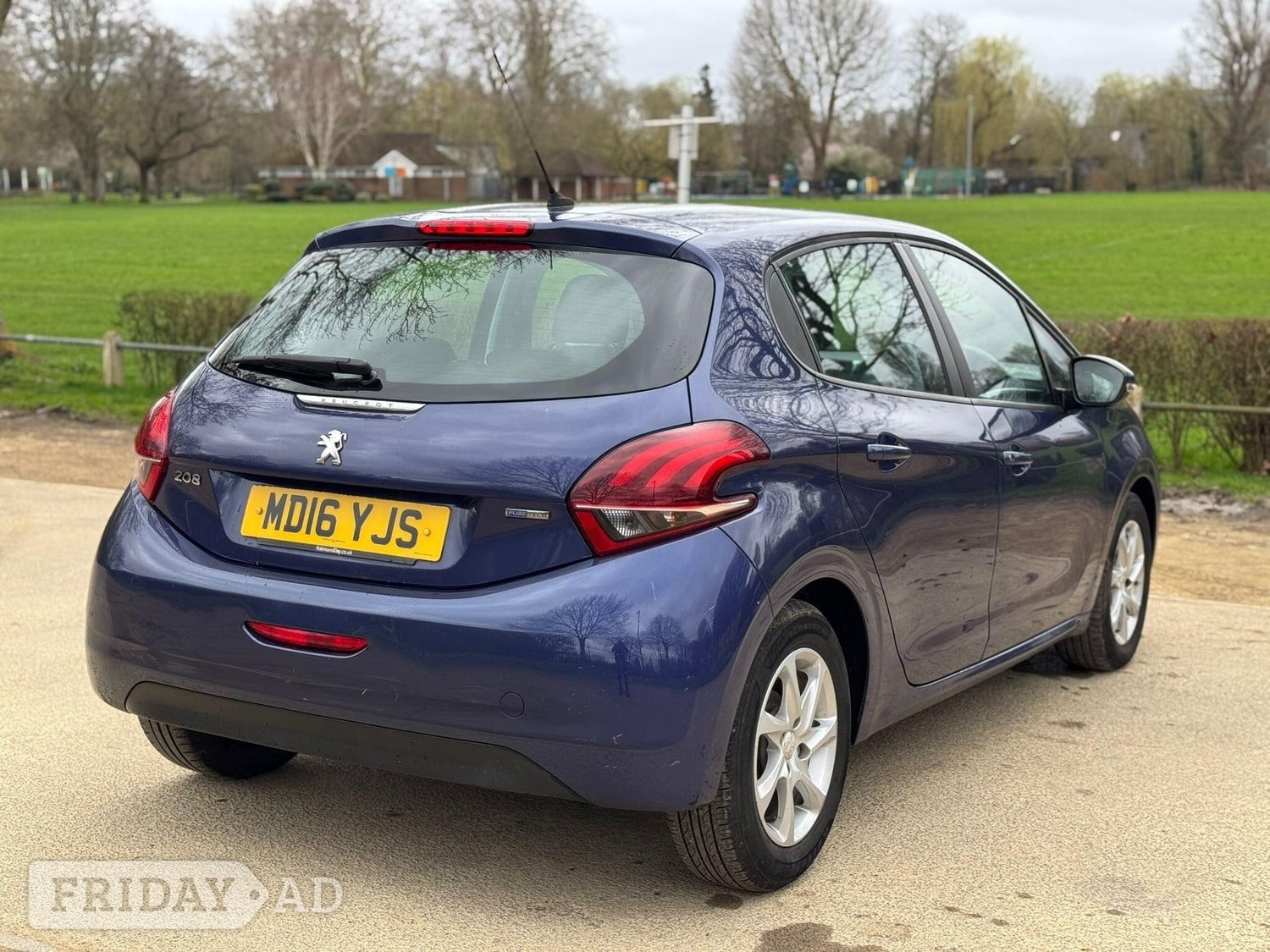 Peugeot 208 2016 - Cars in Hillingdon