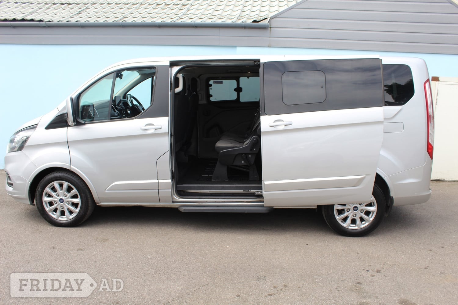 Ford Tourneo Custom 2020 - Cars in Southampton