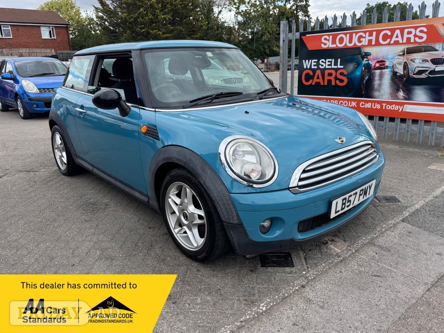 Mini Hatch 2008 in Slough