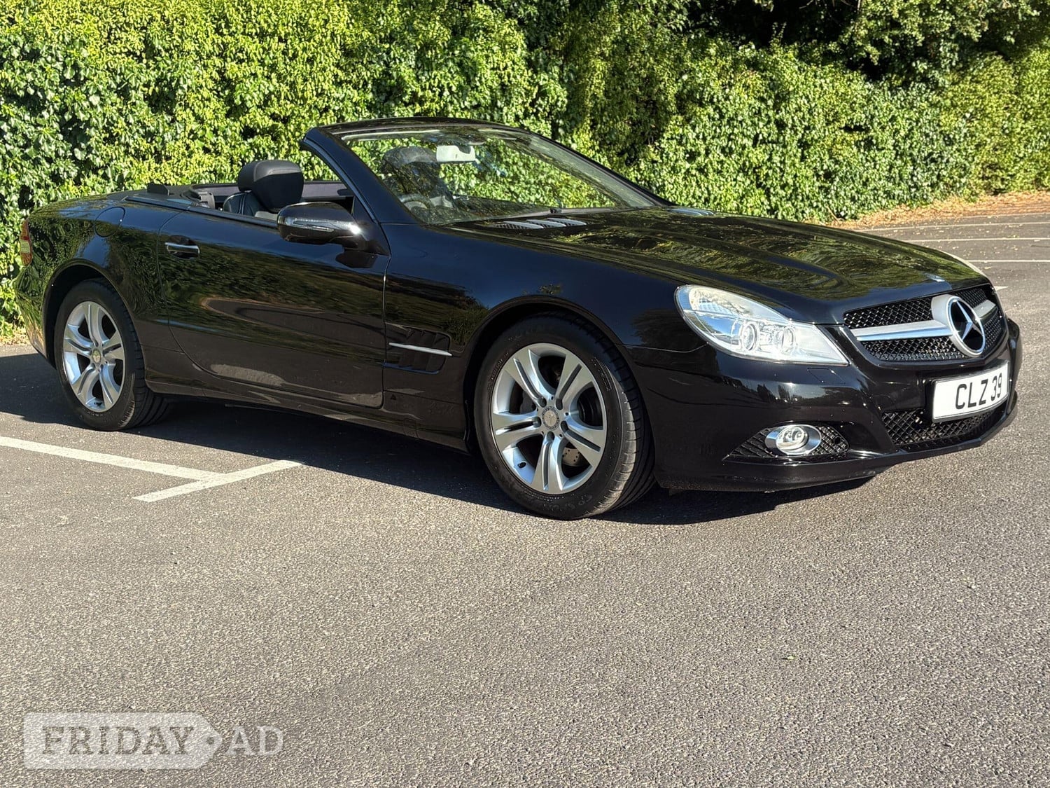Mercedes-Benz SL 2009 in East Molesey