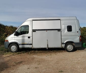 Burley Horseboxes  Renault Horsebox