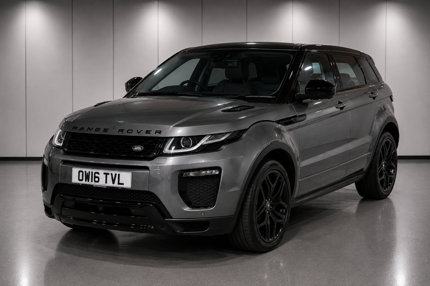 [ berth ]Land Rover Range Rover Evoque