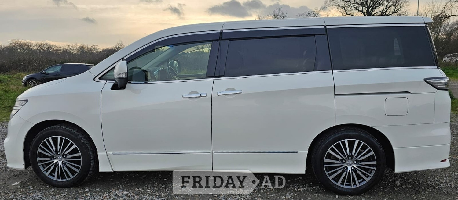 Nissan Elgrand 2015 - Cars