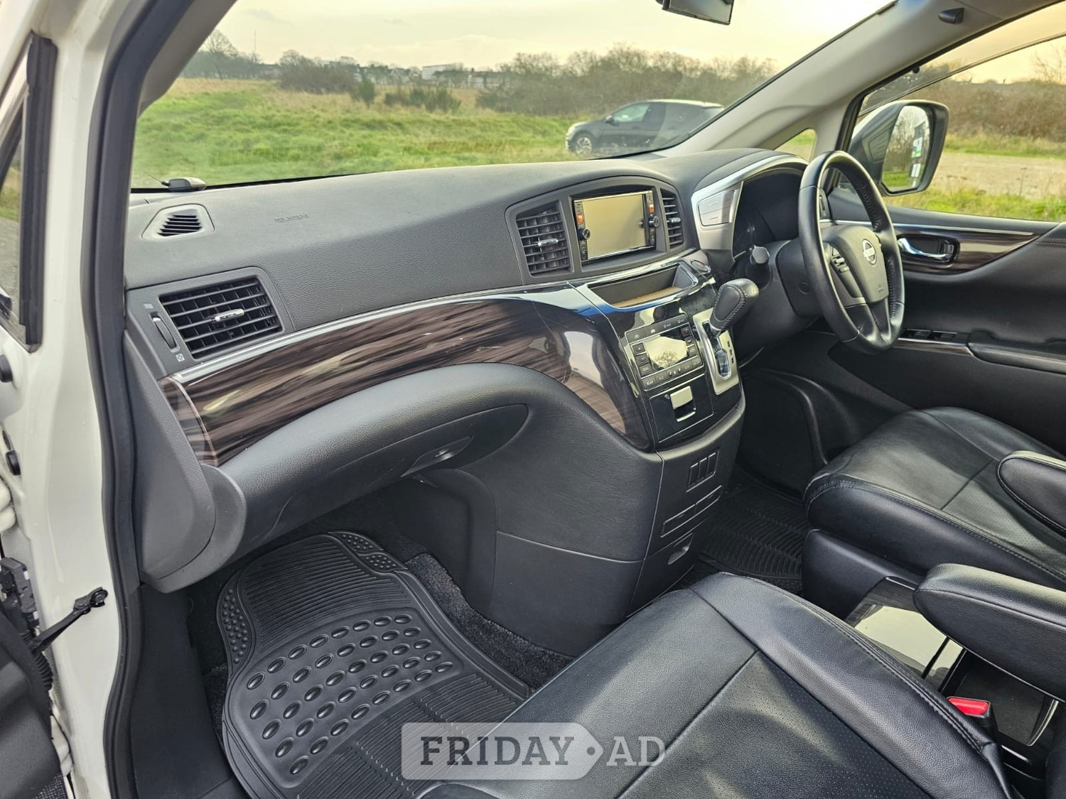 [ berth ]Nissan Elgrand