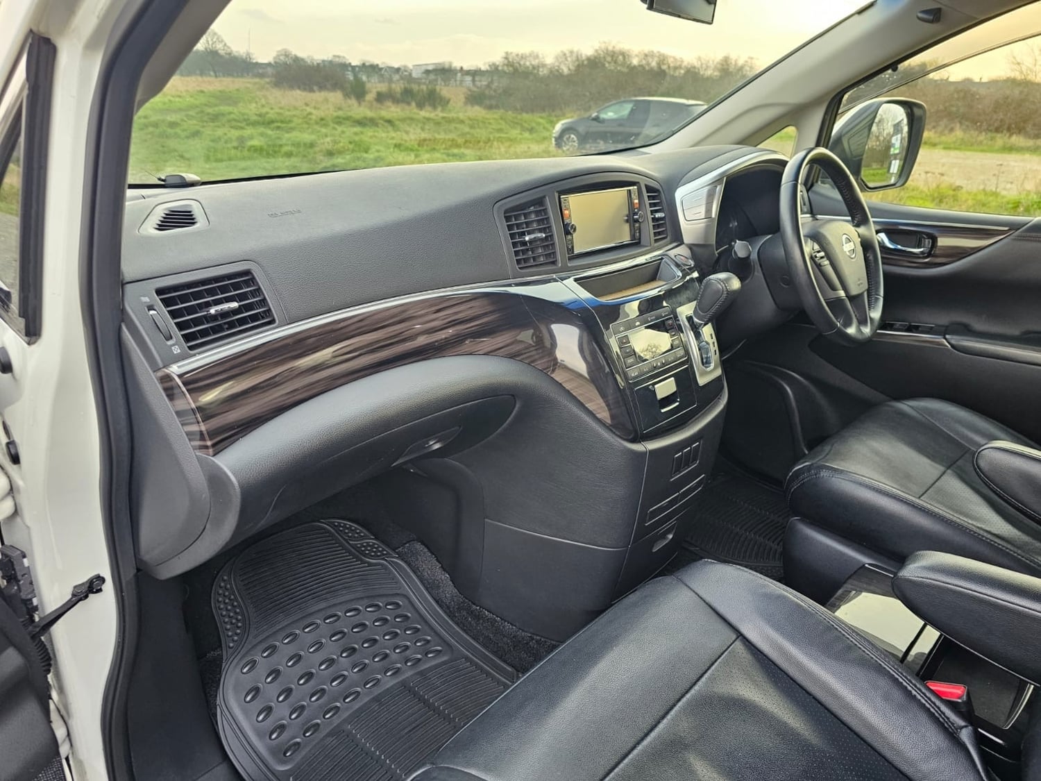 [ berth ]Nissan Elgrand