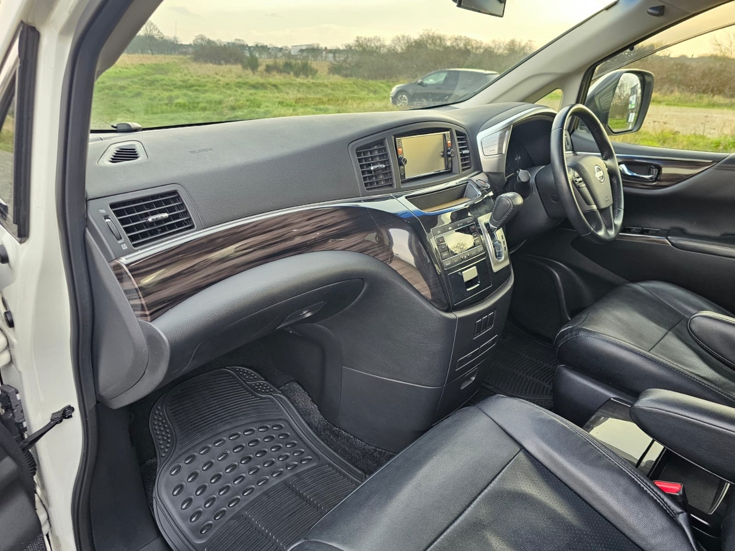 [ berth ]Nissan Elgrand