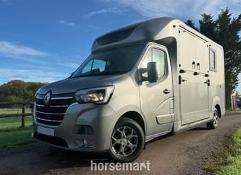 Stephex STX 2 Horse Renault Horsebox