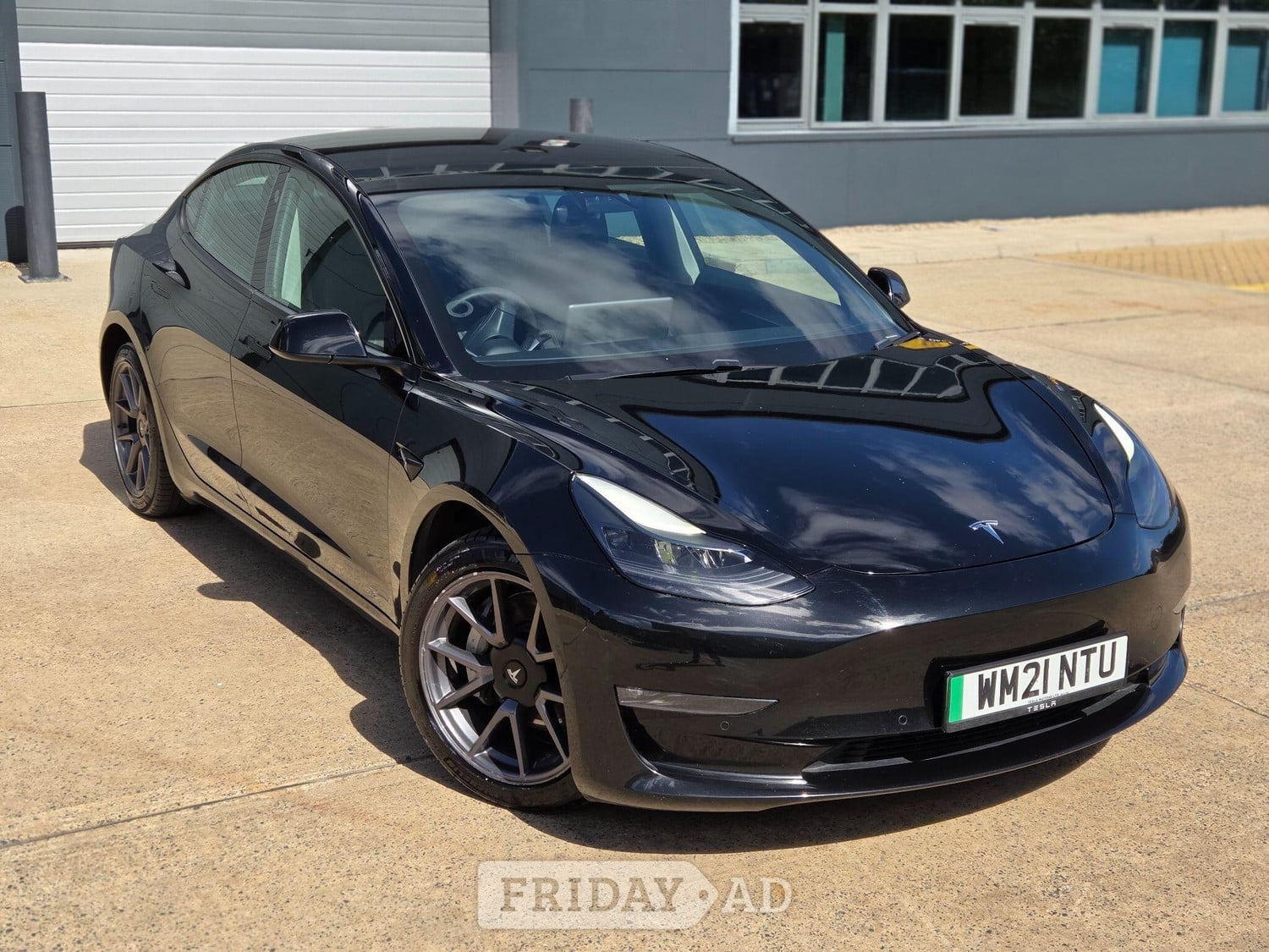 Tesla Model 3 2021 in Slough