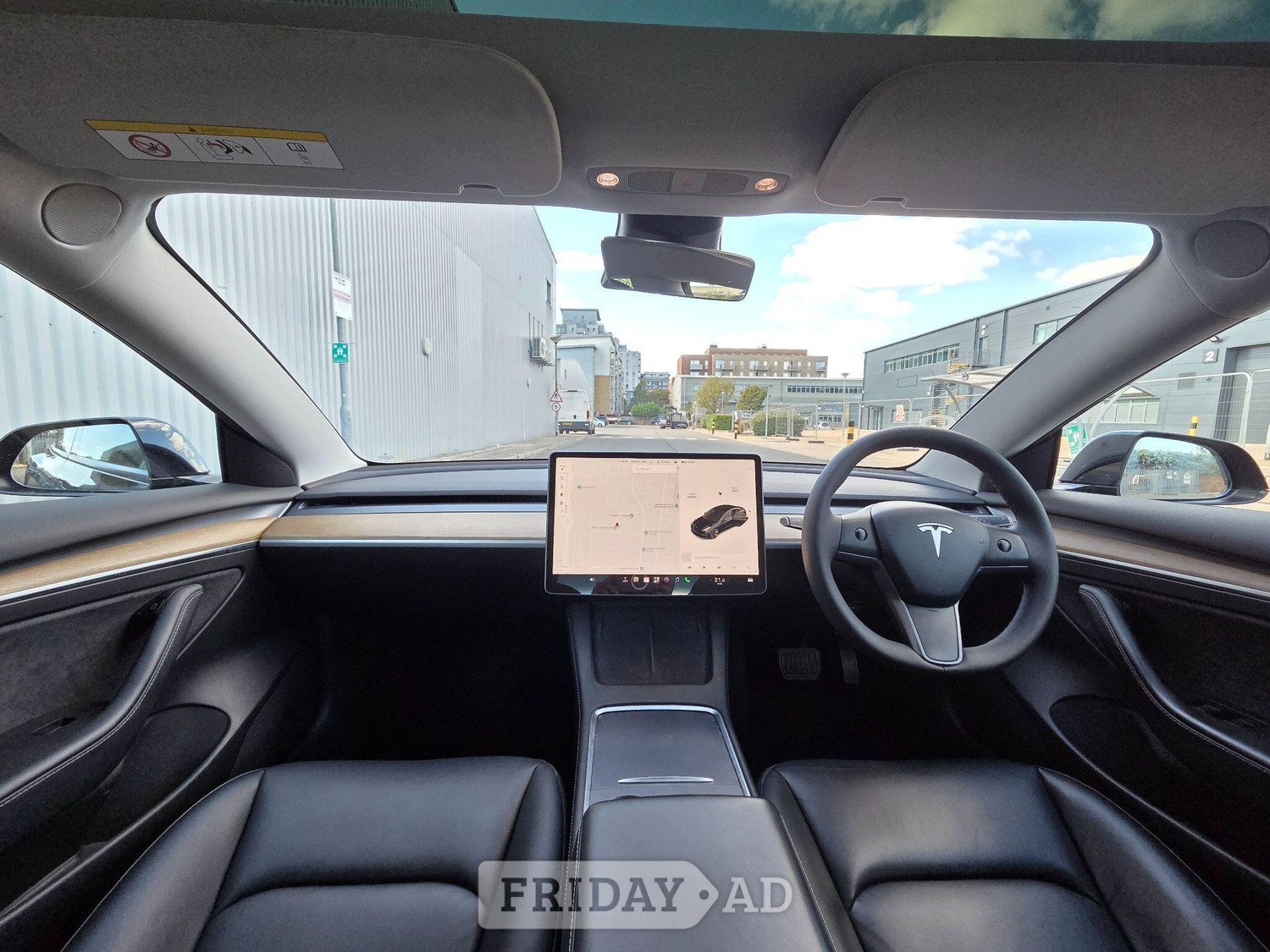 [ berth ]Tesla Model 3