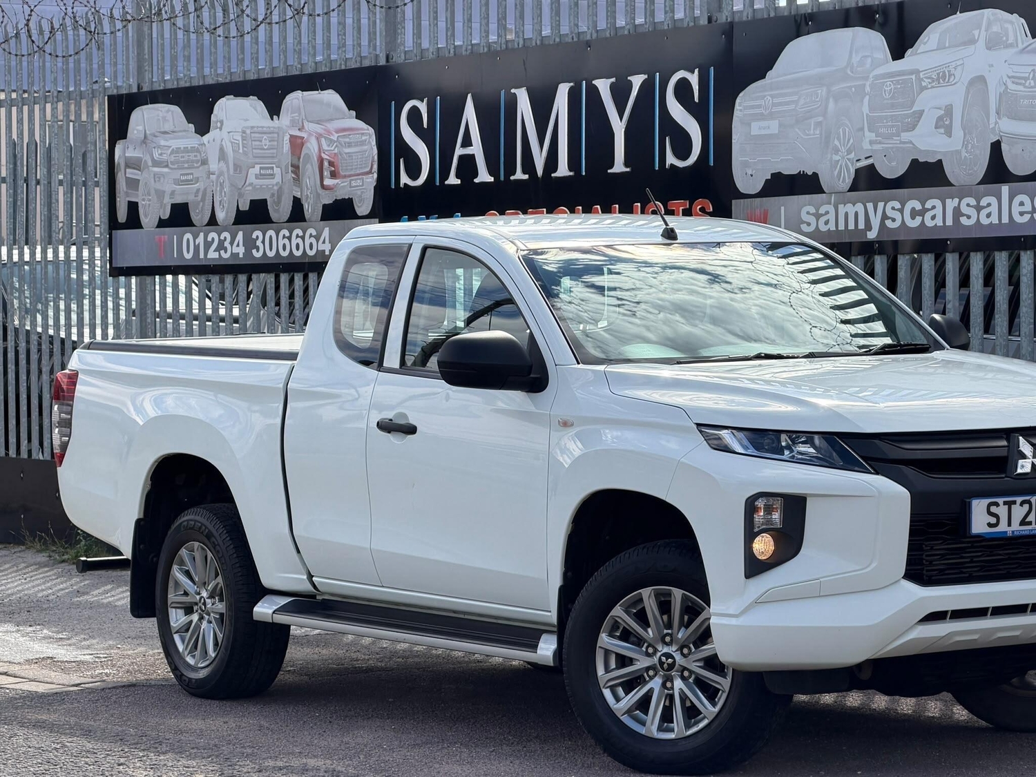 [ berth ]Mitsubishi L200