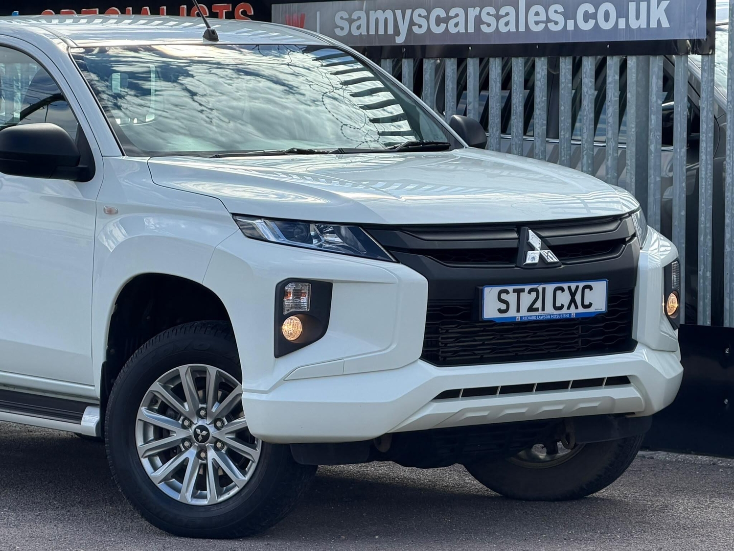 Mitsubishi L200 2021 - Vans & Commercial Vehicles in Bedford