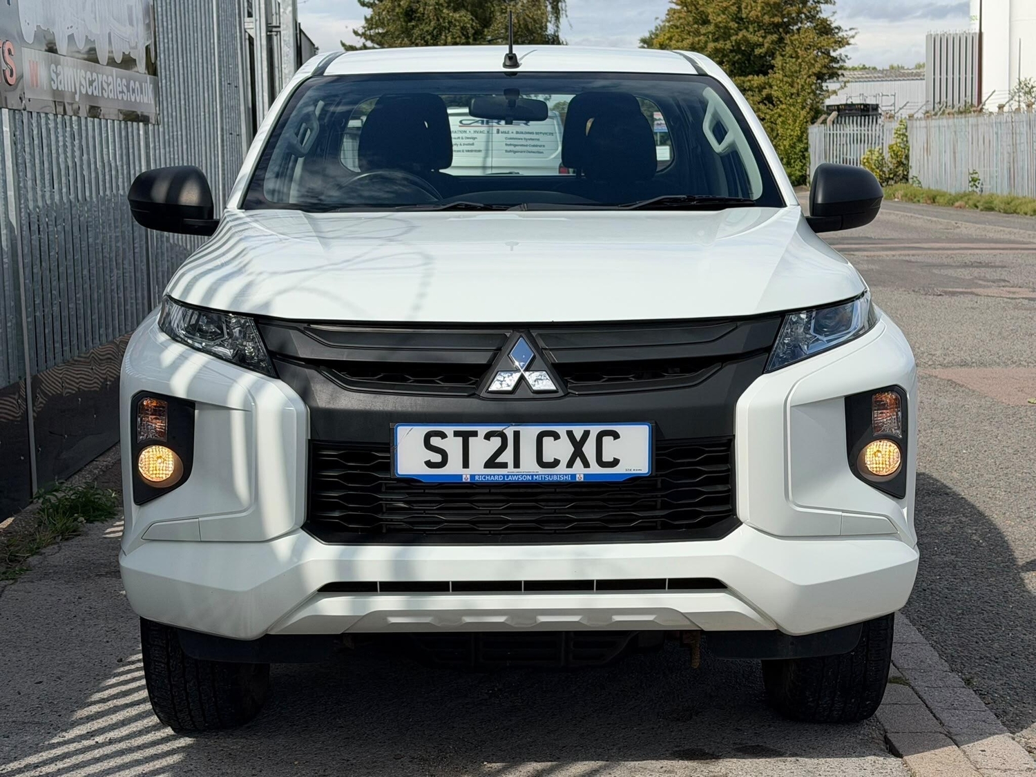 Mitsubishi L200 2021 - Vans & Commercial Vehicles