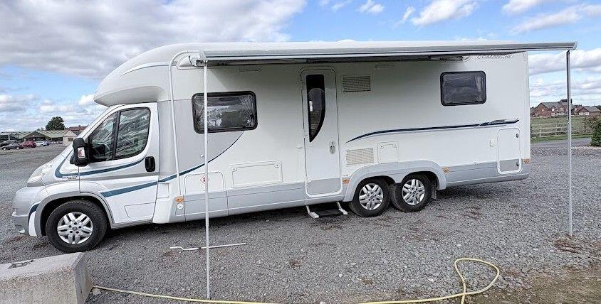 Auto-Trail Frontier Comanche SA 2013 Automatic 4 berth fixed island bed Located in Shewsbury Preston