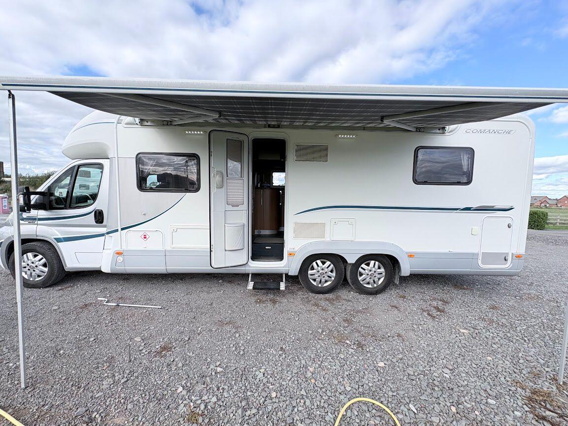 Auto-Trail Frontier Comanche SA 2013 Automatic 4 berth fixed island bed Located in Shewsbury 2013 for sale - Motorhomes & Caravans in Preston