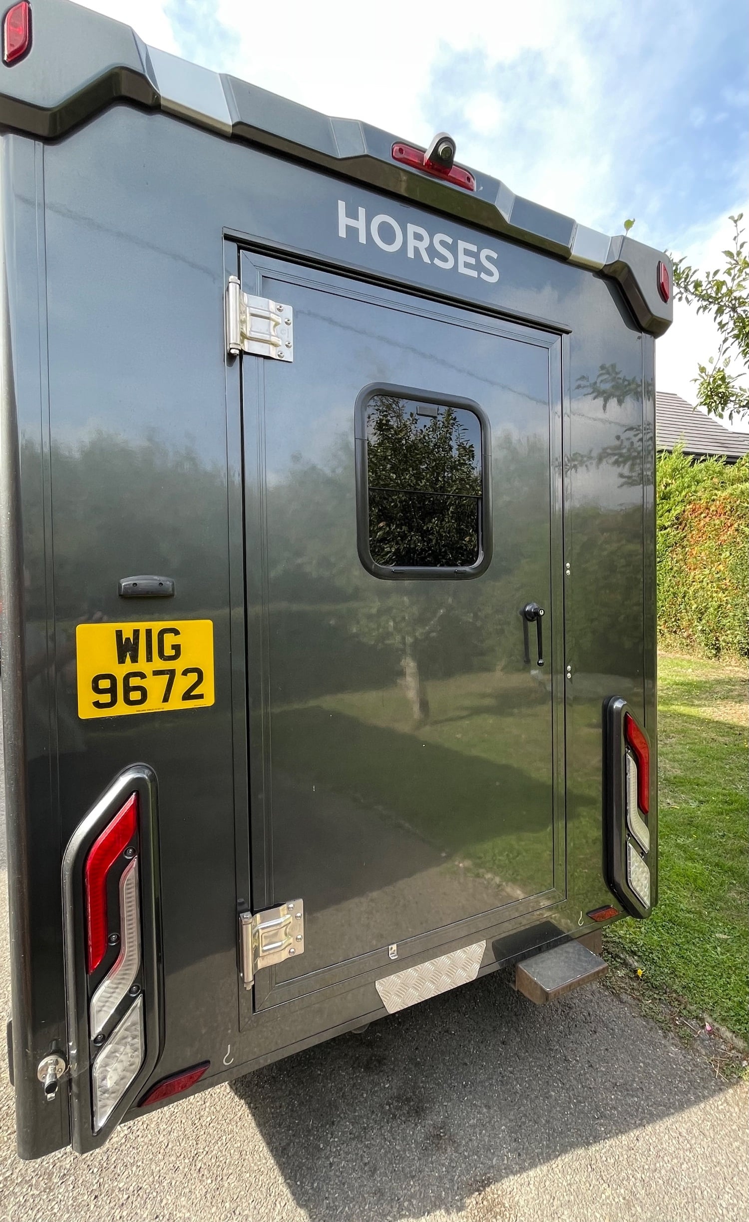 Overlander R240 Peugeot Horsebox - Trailers & Horseboxes