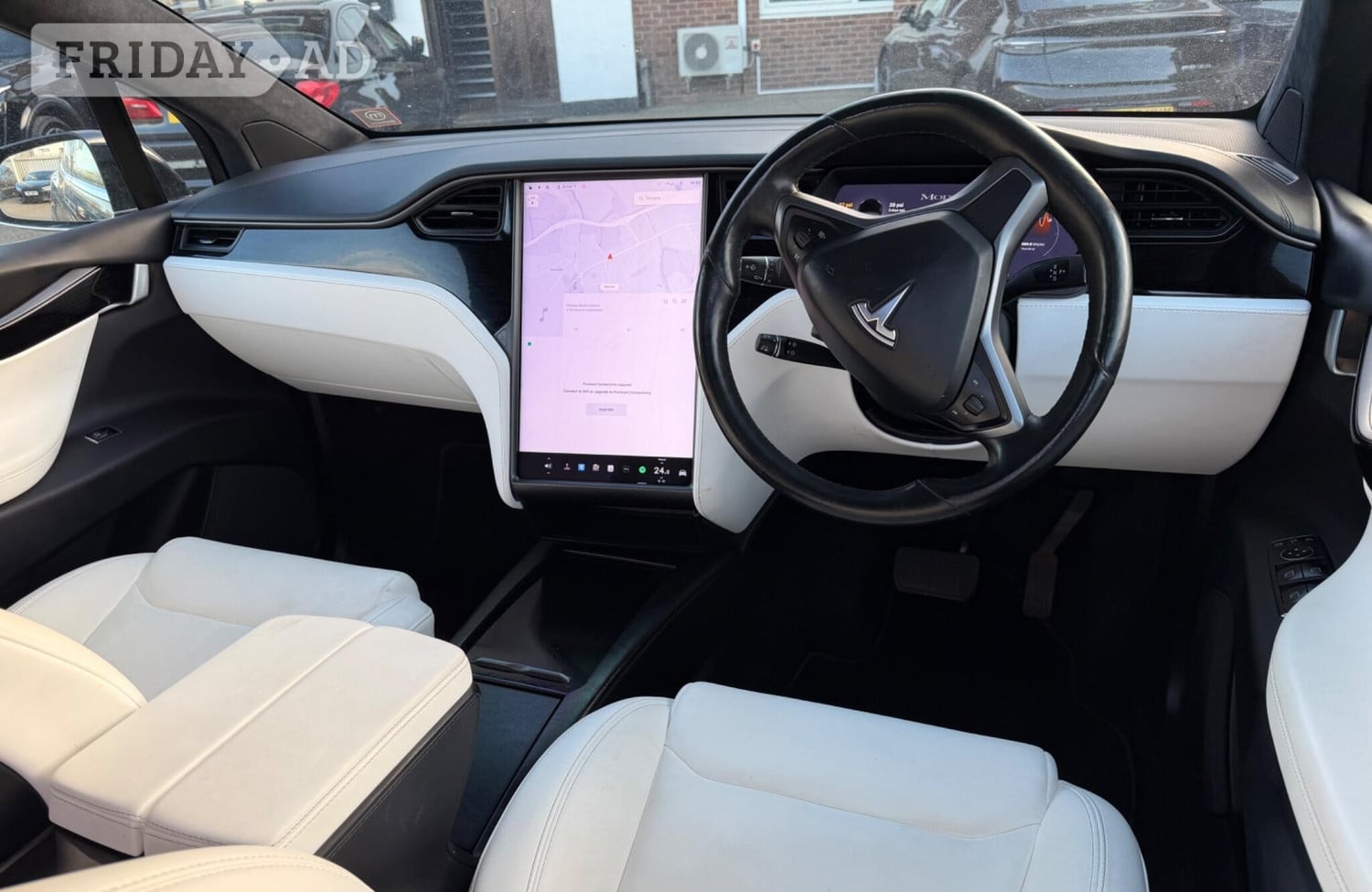 [ berth ]Tesla Model X