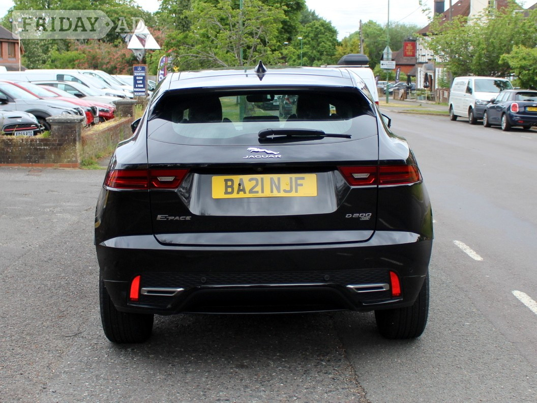 [ berth ]Jaguar E-Pace
