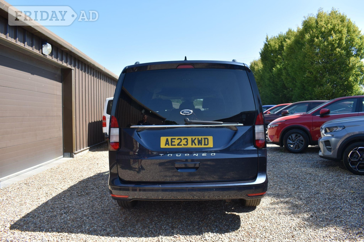 Ford Grand Tourneo Connect 2023 - Cars