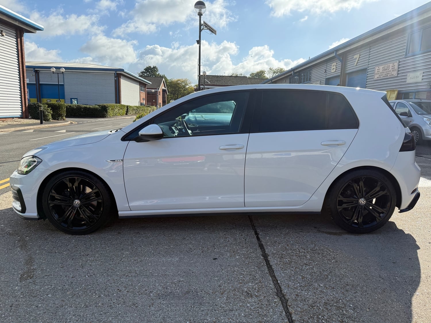 Volkswagen Golf 2018 - Cars